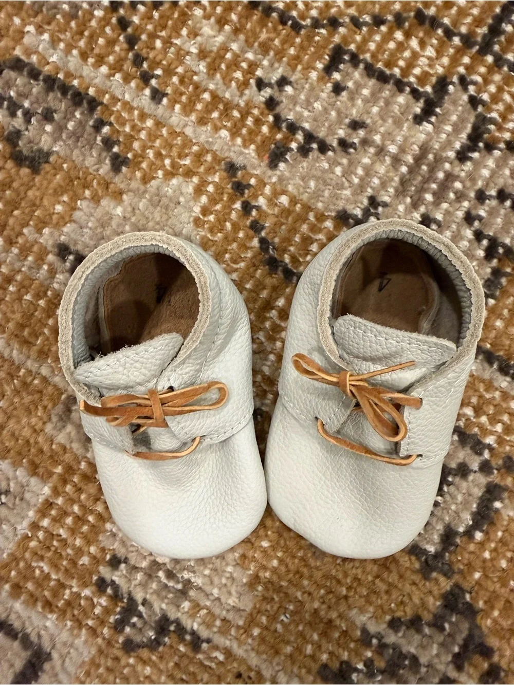 Nomies Baby Leather Moccasin Walkers with Tan Laces in Fog size 4